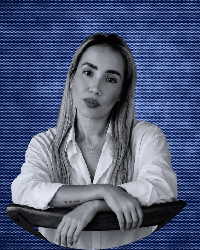 Lorraine Sandoval, Looviin