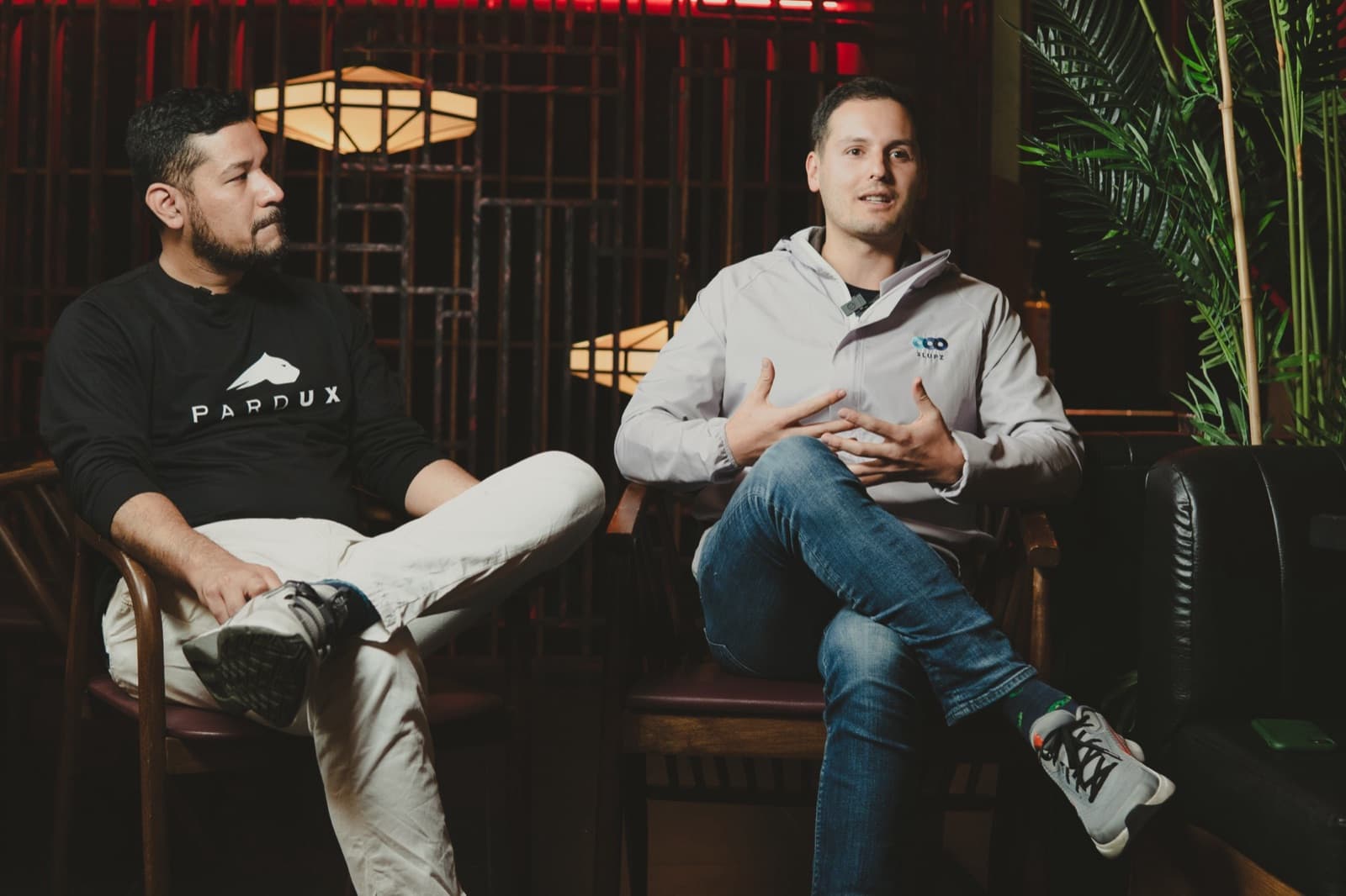 Two founders in conversation during a Pygma interview